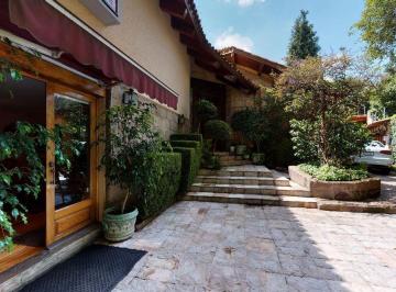 Casa · 1000m² · 4 Recámaras · 8 Estacionamientos · Exquisita Propiedad en Bosque de Las Lomas