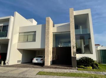 Casa de 3 habitaciones, San Andrés Cholula · Casa en Venta Frente a Área Verde en Vista Real, Zona Angelópolis!