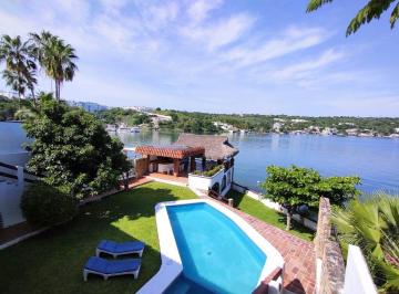Casa · 120m² · 3 Recámaras · 2 Estacionamientos · Casa en Privada en Tequesquitengo Jojutla - Ham - 581 - Cp