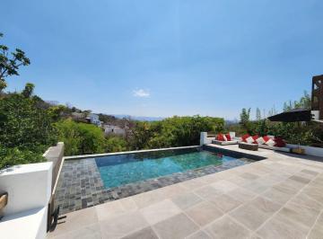 Casa de 5 habitaciones, Ixtapan de la Sal · Villa Dolcezza Residencia Amueblada, con Amplio Jardín, Picina, Terraza Cubierta y Acabados de Lujo.