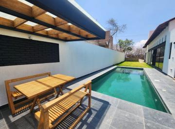 Casa de 3 habitaciones, Ixtapan de la Sal · Casa de un Solo Nivel con Alberca y Jacuzzi Solares, Amplio Jardín y Alta Calidad Constructiva.