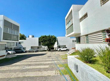 Casa en condominio de 4 habitaciones, Cuernavaca · Moderna y Céntrica Casa en Condominio con Seguridad