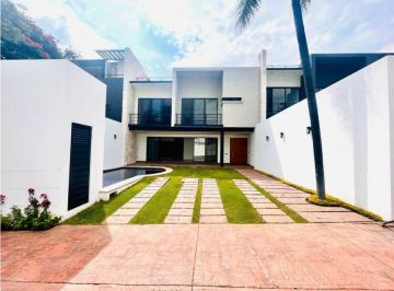 Casa de 4 habitaciones, Cuernavaca · Moderna Casa en Privada Cerrada en Zona Dorada