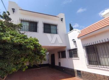 96d54755d272a2b9b37b67b576aedaa49b780203db9ea55f99d37eabc59eabd1 · Casa Para Uso Comercial o Residencial en Zona Centro