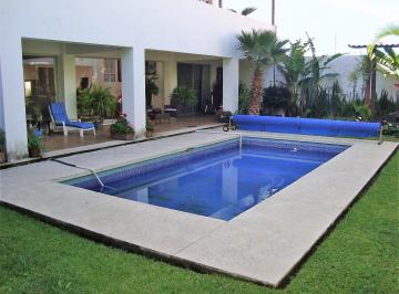 Casa de 6 habitaciones, Cuernavaca · Casa con Jardín en Venta, Pueblo Ocotepec