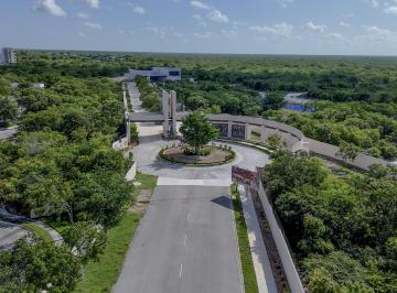 Terreno / Lote , Mérida · Terreno en Venta en Merida, en Privada