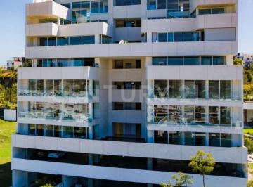 Departamento · 594m² · 5 Recámaras · 4 Estacionamientos · PH de 3 Niveles, en Venta Lomas de Angelópolis Puebla.