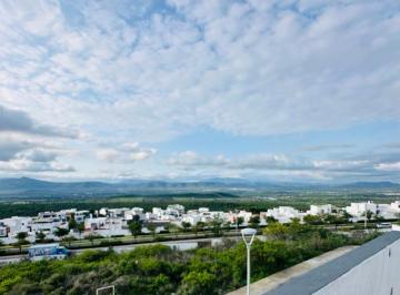 Casa de 3 habitaciones, El Marqués · Ambiente Tranquilo, Roof Garden - Zibatá