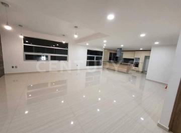 Casa · 328m² · 3 Recámaras · 4 Estacionamientos · Barrio de Caramaguey, Casa en Venta 10265 Rcv