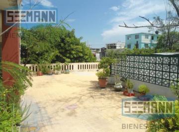 Edificio · 1411m² · 6 Recámaras · 3 Estacionamientos · Edificio Comercial con Casa en Venta en Aquiles Serdan Col. Centro Veracruz