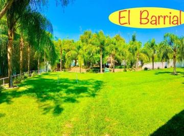 Quinta · 420m² · 4 Recámaras · 3 Estacionamientos · Quinta en Venta en El Barrial, Carretera Nacional
