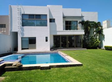 Casa de 3 habitaciones, Cuernavaca · Residencia Estilo Minimalista en Fracc. con Vigilancia