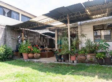 Casa · 394m² · 8 Recámaras · Casa en Venta con Uso Comercial, Col. Xaltocan, Xochimilco
