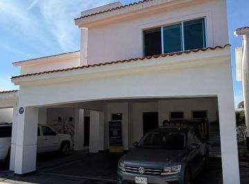 Casa de 3 habitaciones, Mazatlán · Casa con 3 Recámaras y 382 m² Superficie de Terreno en Venta en El Cid Mazatlán