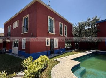 Quinta · 454m² · 3 Recámaras · 2 Estacionamientos · Quinta en Venta en Los Aljibes