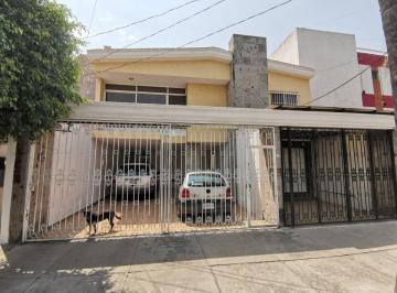 Casa de 4 habitaciones, Zapopan · Venta de Casa 300 m² - Colonia Arboledas - Zapopan
