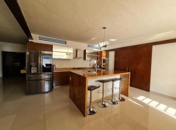 Casa · 630m² · 4 Recámaras · 4 Estacionamientos · Casa en Venta en Fraccionamiento Lomas del Sol