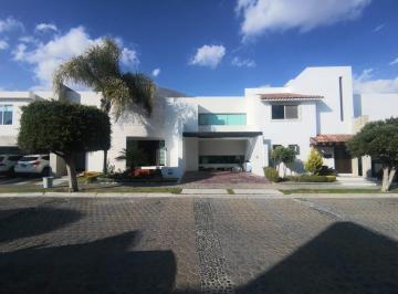 Casa en condominio · 410m² · 3 Recámaras · 2 Estacionamientos · Hermosa Residencia en Lomas de Angelopolis - (4)