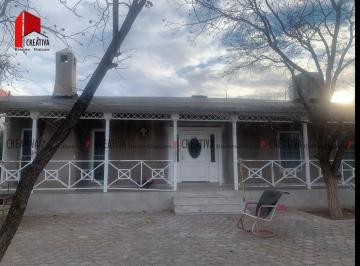 Casa · 200m² · 3 Recámaras · 6 Estacionamientos · Casa en Venta por La Lombardo Toledano, Chihuahua, Chihuahua
