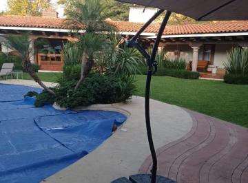 Casa de 7 habitaciones, Cuernavaca · Casa Residencial en Rancho Cortes 2400 m² Terreno, 7 Recámaras en Venta
