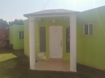 Casa · 445m² · 2 Recámaras · 4 Estacionamientos · Casa de un Nivel con Alberca y Jardín!