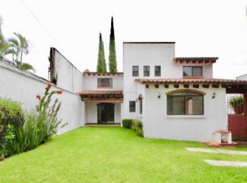 Casa de 3 habitaciones, Cuernavaca · Hermosa Casa en Renta o Venta Ubicada en Ampliación Vista Hermosa Zona Dorada con Vigilancia 24/7
