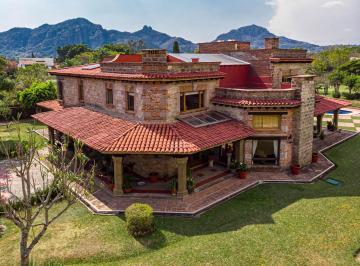 Casa de 6 habitaciones, Tepoztlán · Casa en Venta en Tepoztlán, Morelos