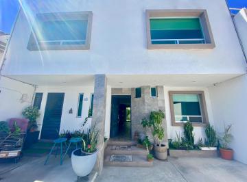 Casa de 4 habitaciones, Querétaro · Venta Casa en Milenio III con Roof Garden