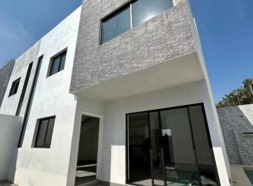 Casa de 3 habitaciones, Emiliano Zapata · Estrene Modernas Casas Solas con Alberca en Lomas Trujillo, Emiliano Zapata.