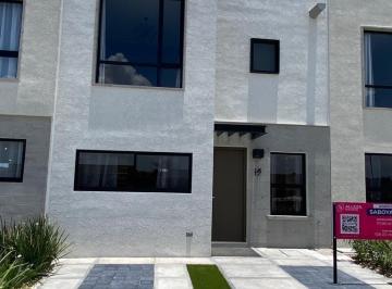 Casa · 115m² · 3 Recámaras · 2 Estacionamientos · Se Vende Hermosa Casa en El Mirador, Alberca, 3 Recamaras, 2