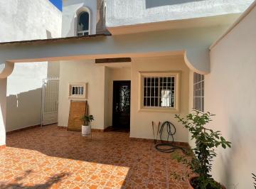 Casa de 3 habitaciones, Saltillo · Casa en Renta Semiamueblada Real del Sol 1