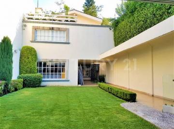 Casa · 350m² · 4 Recámaras · 4 Estacionamientos · Casa en Venta en Las Águilas