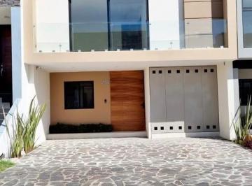 Casa de 4 habitaciones, Zapopan · Casa en Venta Valle Imperial