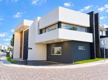 Casa de 3 habitaciones, Querétaro · Se Renta Casa en Cumbres de Lago Juriquilla