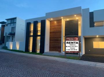 Casa · 400m² · 3 Recámaras · 2 Estacionamientos · Se Renta Casa en Cumbres de Lago Juriquilla