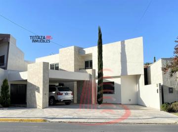 Casa de 5 habitaciones, Monterrey · Casa en Renta en del Paseo Residencial, Monterrey, Valle Ote.