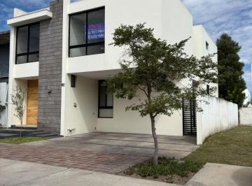 Casa en condominio de 4 habitaciones, Zapopan · Casa en Renta en La Toscana
