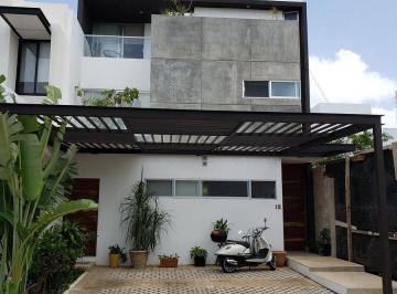 Casa en condominio · 290m² · 4 Recámaras · 2 Estacionamientos · Casa en Condominio - Cancún