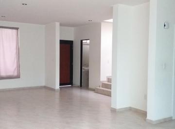 Casa en condominio de 3 habitaciones, León · Venta de Casa en Fraccionamiento Paseos del Bosque en La Zona Norte de La Ciudad - $3'890,000
