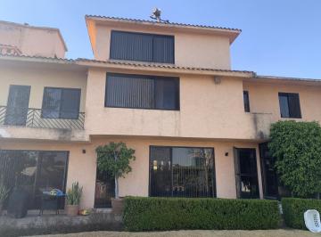 Casa · 440m² · 4 Recámaras · 4 Estacionamientos · Casa - Lomas de Las Palmas
