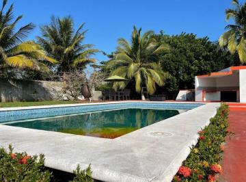 Rancho de 4 habitaciones, Medellín · Venta Finca / Rancho en Jardines de Dos Bocas