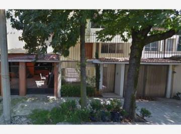 Casa de 4 habitaciones, Coyoacán · Gran Oportunidad Para Adquirir un Inmueble en Fuentes de Coyoacán, Coyoacán.