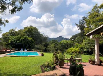 Casa de 5 habitaciones, Tepoztlán · Casa en Venta en Tepoztlán Morelos, con Escrituras Públicas