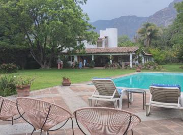 Casa de 5 habitaciones, Tepoztlán · Casa en Venta en Tepoztlán Morelos, con Escrituras Públicas