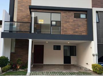 Casa de 3 habitaciones, Puebla · Renta Casa en Recta Cholula con Roof Garden en Fracc. Cerrado