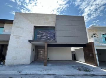 Casa Venta 300m² de 4 habitaciones · Estrena Residencia en Fracc. Real de Torrecillas