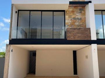 Casa · 164m² · 2 Recámaras · 2 Estacionamientos · Townhouse en Venta en Cholul, Mérida, Yucatán. Acepta Infonavit.