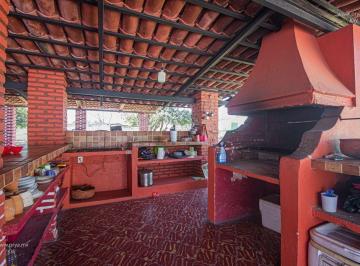Casa · 581m² · 4 Recámaras · 8 Estacionamientos · Casa de Campo en Venta por Carretera a Chapala, Jalisco.