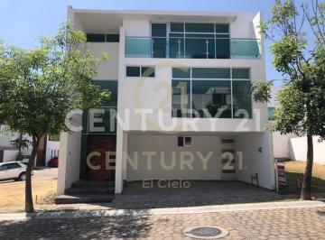 Departamento · 285m² · 3 Recámaras · 2 Estacionamientos · Venta de Casa Nueva en "Parque Cuernavaca", Lomas de Angelopolis II