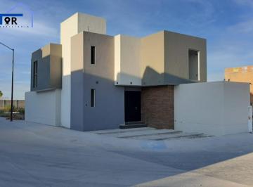 Casa · 171m² · 3 Recámaras · 2 Estacionamientos · Casa en Venta Zibarí Residencial, Pozos